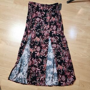 NWT See You Monday Pull On Black Pink Floral Skirt 2 Slits Rayon Size XL